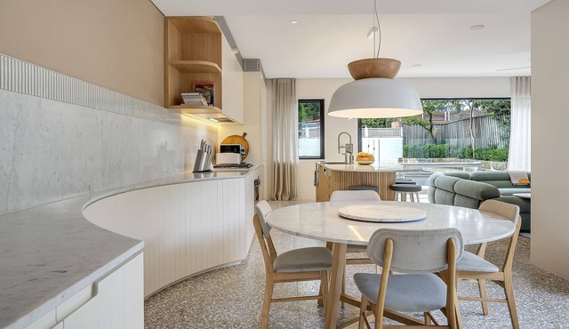 Luxe family home w/pool near City and Darling Harbour