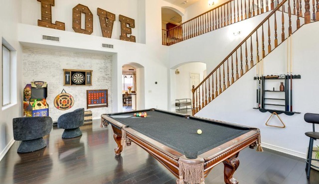 Luxe Family Home w/Pool, 13 Mi to Dtwn Phoenix!