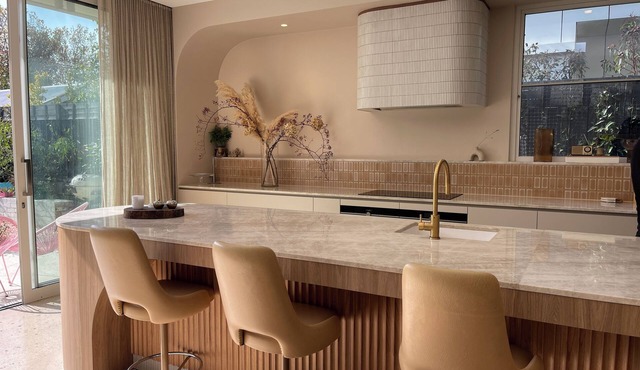 Luxe Family-sized home w Pool