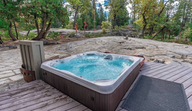 Luxe Family Villa w/Spa & Game Room