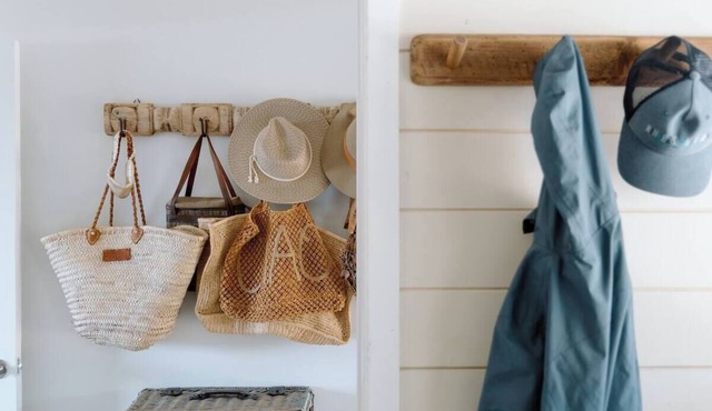 Luxe Farmstay & New Tiny Home, Animals and Views!