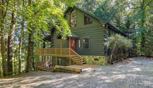 Luxe Fightingtown Creek Cabin: 2 King Suites & Spa