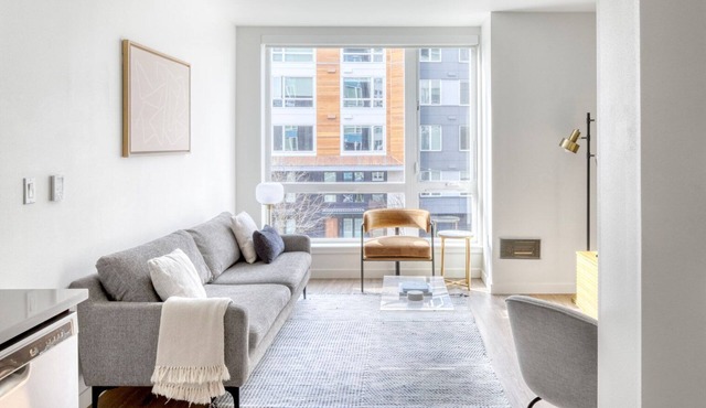 Luxe First Hill 1BR w/Gym, BBQ & Lounge, nr soccer field, by Blueground