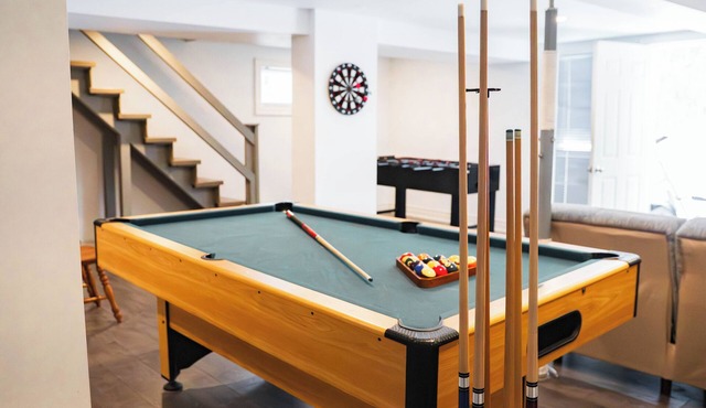 Luxe Georgina Cottage Near Lake Simcoe