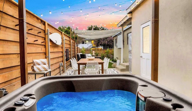 Luxe Getaway Sand Lawn + Outdoor Theater + Parking
