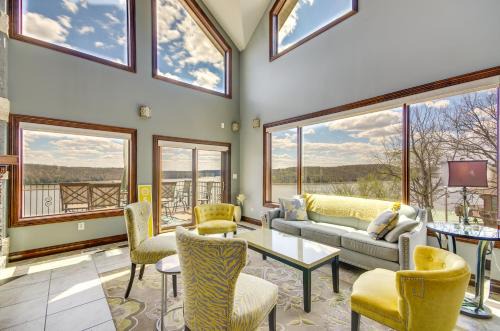 Luxe Group Home with Boat Dock in Lake of the Ozarks