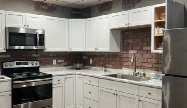 Luxe-Historic Suite in Downtown Monticello