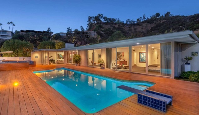Luxe Hollywood Hills Modern, City Views, Pool/Spa