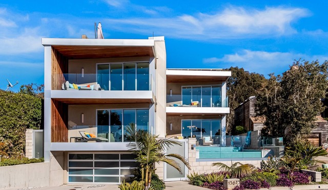 Luxe home with peek-a-boo ocean view, private pool, & roof deck