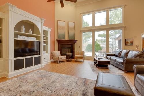 Luxe Home with Private Pool and Game Room in Vinita