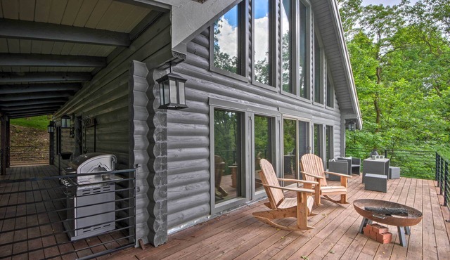 Luxe Jasper Cabin w/Deck + Blue Ridge Mtn Views!