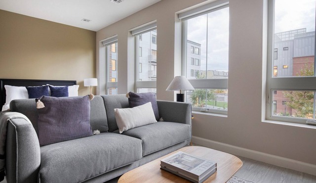 Luxe Kendall Square Studio w/Gym, W/D & Rooftop, by Blueground