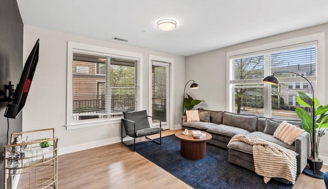 Luxe King 3BR Suite in Waverly Charlotte!