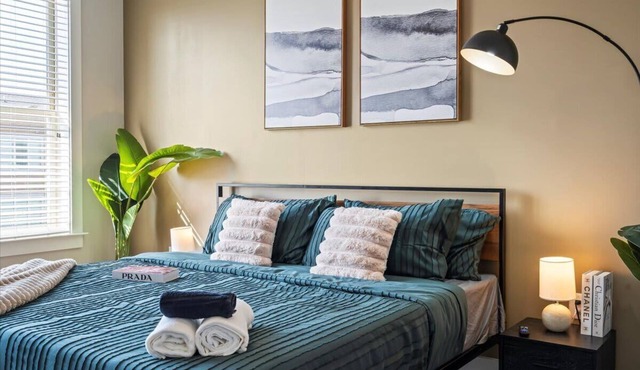 Luxe King 3BR Suite Waverly Charlotte!