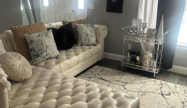 Luxe Lady Executive & Family Retreat 1 Bedroom Townhouse