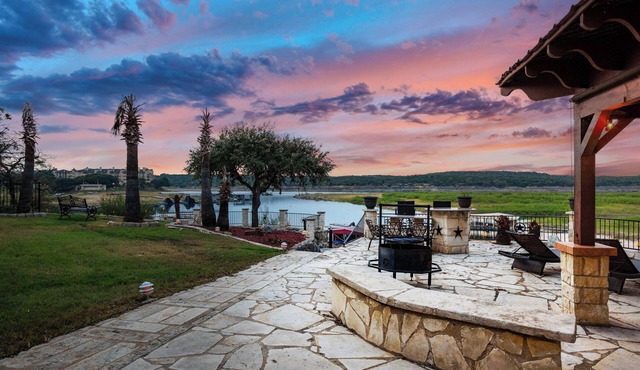 Luxe Lago Vista Gem: Outdoor Kitchen, Basketball Court and Spectacular Views