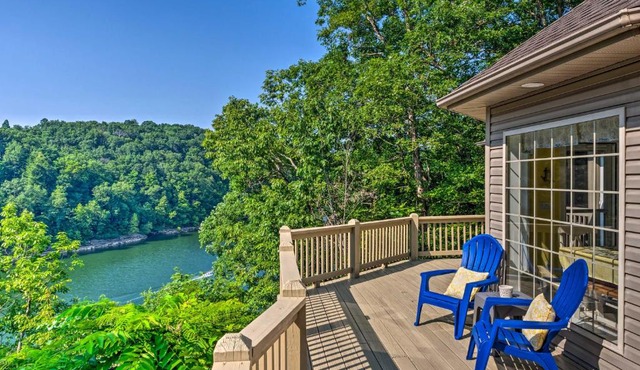 Luxe Lake Cumberland Retreat with Decks on 1 Acre!