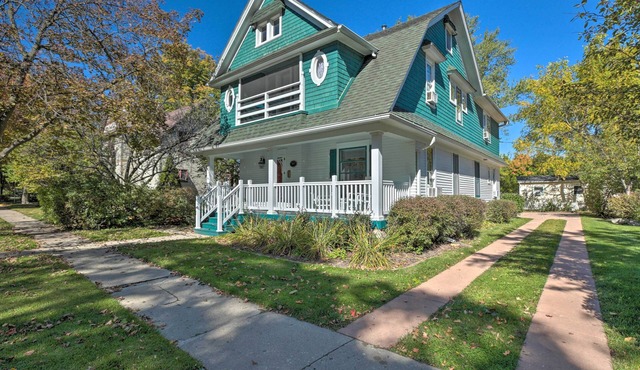 Luxe Lake Geneva Retreat in Downtown!