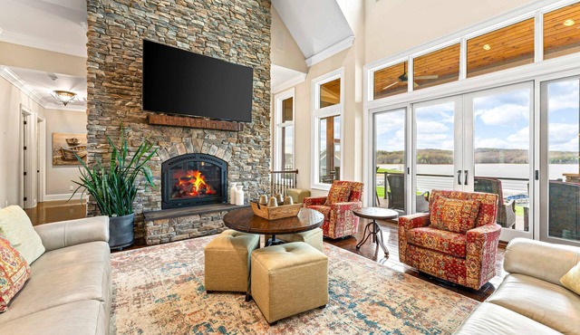 Luxe Lakefront Home, Sleeps 14, Dock, Amazing Views