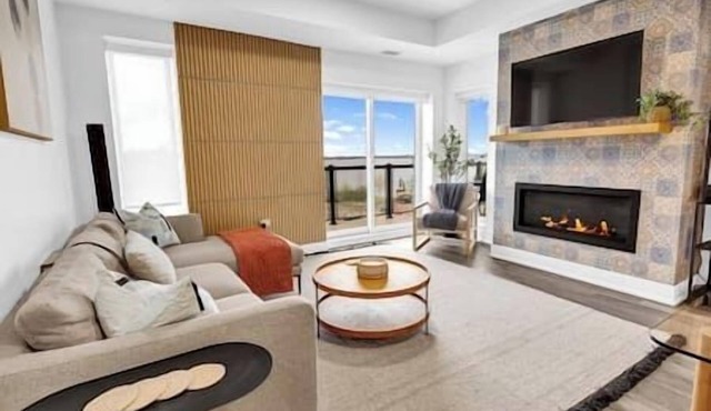 LUXE Lakeside Suite-Pool Table/Pickle Ball/Tennis