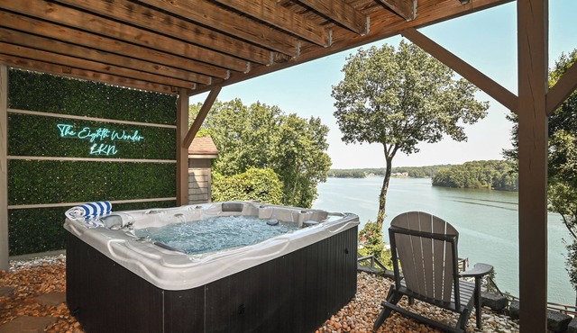 LUXE, LKN DEEP WATER, VIEWS, HOT TUB, GAME ROOM