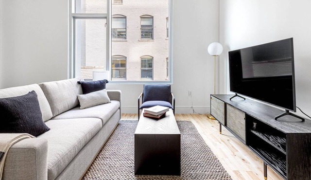 Luxe LoDo 2BR w/ W/D, Doorman, 2 blocks to Larimer Sq., by Blueground