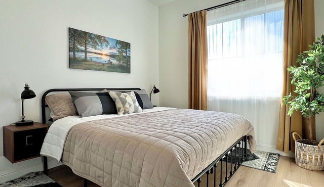 Luxe Mediterranean Lounge with King Bed