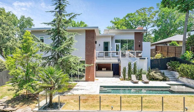 Luxe Modern 4 bdrm/4.5bath w Private pool.Sleeps 8