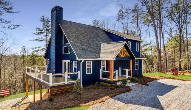 Luxe Modern Cabin Perched in Dahlonega Forest