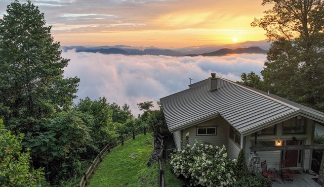 Luxe Mountain Retreat with Sunset Views & Hot Tub