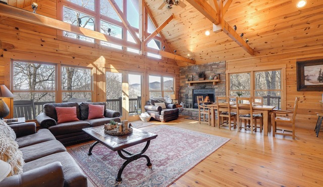 Luxe Mtn-View Cabin w/Resort Perks in Jasper!