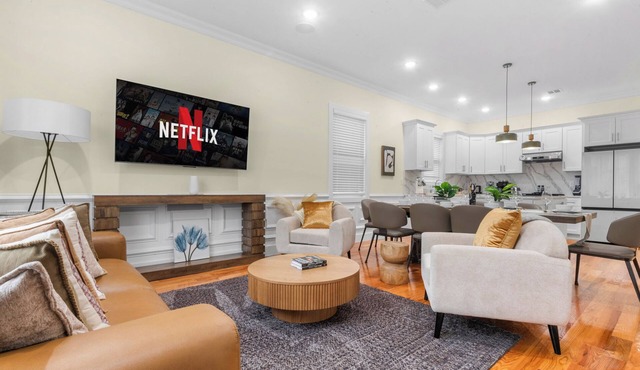 Luxe new 4BR 3BA+game room+free parking