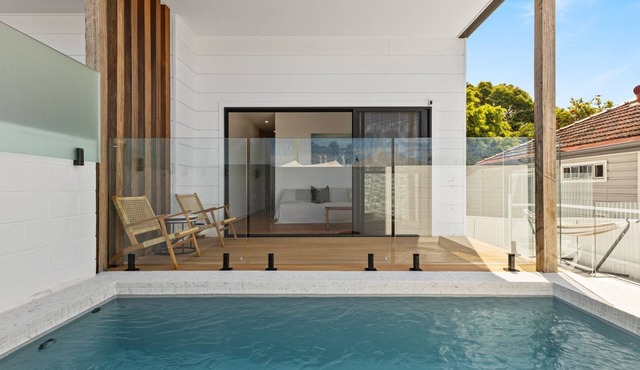 Luxe Oasis Adamstown