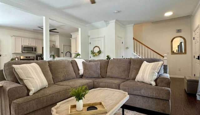 Luxe Oasis Northshore Choto Pets OK 3 KING 4 TWINS