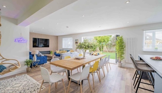 Luxe Ocean +playroom +Seascape/sleeps 12