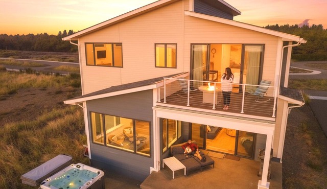 Luxe Oceanfront Hot Tub Game Room Steps to Beach Sleeps 14 + Pets