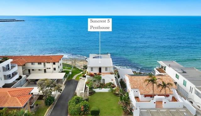 Luxe Oceanfront Penthouse! Yamba's best address 3 bed 2 bath luxury living