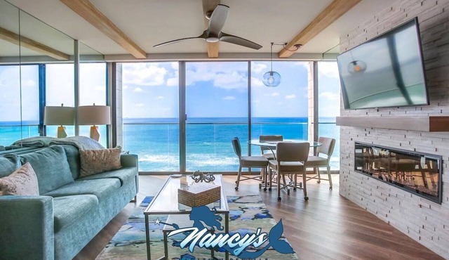 Luxe Oceanfront view, murphy bed, parking and pool