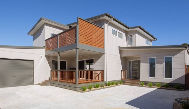 Luxe on Steele - close to the beach and main street