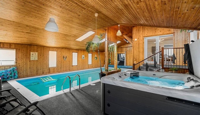 Luxe Paradise - Indoor Pool, Hot tub, Sauna, Gym, Games