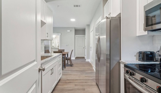 Luxe Park 1115 | 2 Bedroom 2 Bathroom Apartment