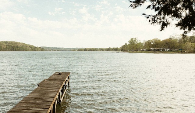 Luxe Pickwick Cabin: Exclusive Waterfront, 3+ Private Acres & Custom Interiors