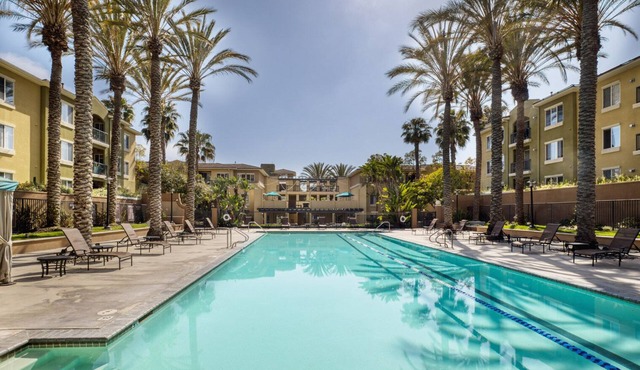 Luxe Playa Del Rey 2BR w/Pool, Spa & Gym, nr Playa Beach, by Blueground