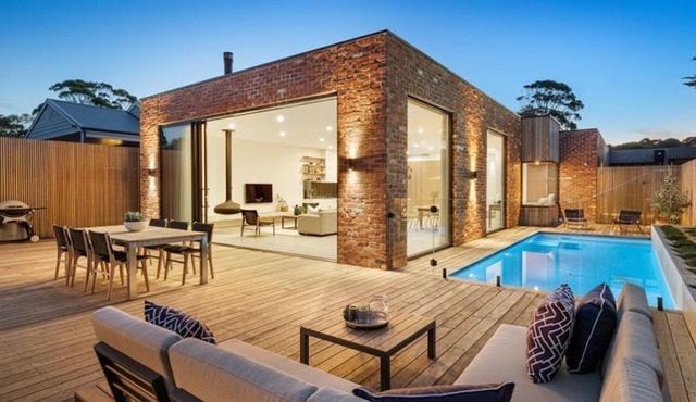 LUXE poolside living, in the heart of Flinders.