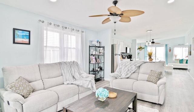 Luxe Private Beachfront Retreat on Delaware River!