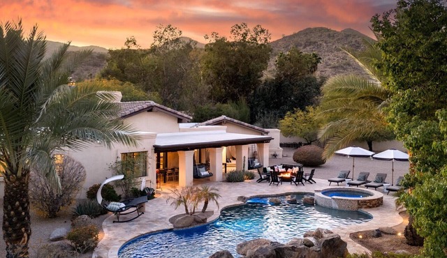 Luxe PV Retreat - Pickleball - Heated Pool - Sauna