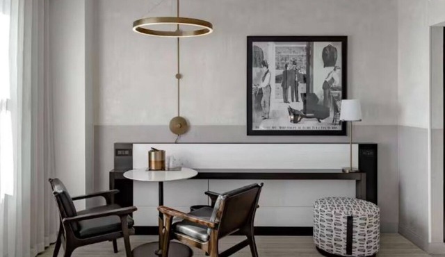 Luxe Queen Rooms in Iconic Setting – Moments From Dining & Attractions - 4 Units