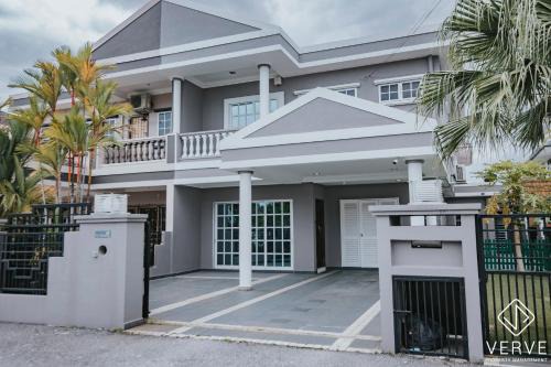 Luxe Retreat Homestay by Verve