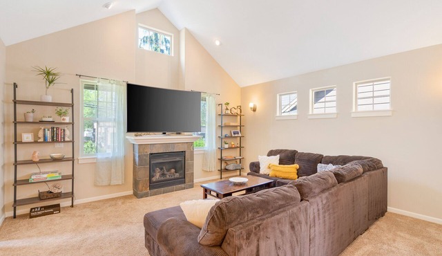 Luxe Retreat Near Columbia River Gorge & Multnomah Falls