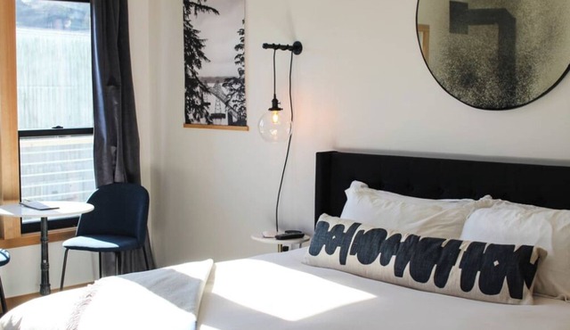 Luxe River View King Room at Bowline Hotel, River View